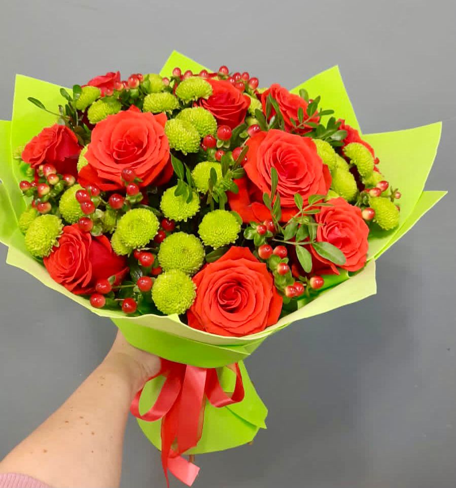 Букет цветов из: Хризантемы и Розы в Костроме