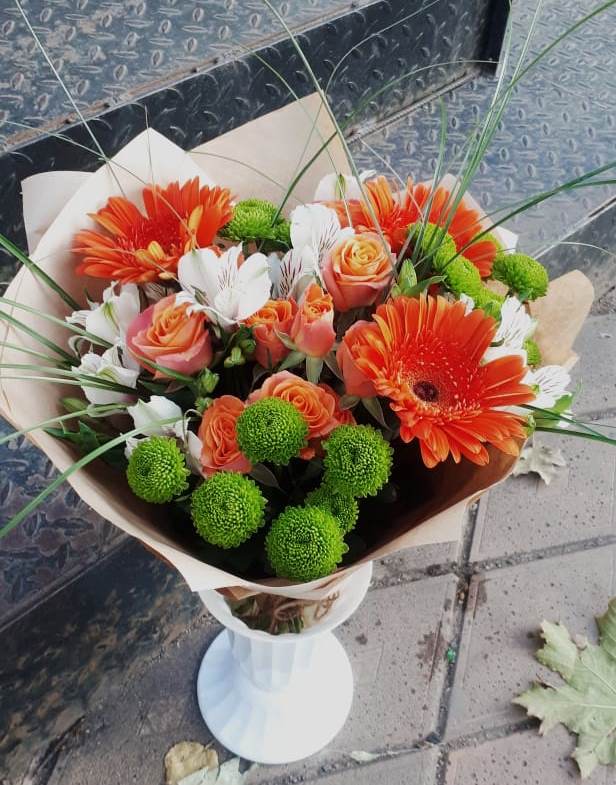 Букет цветов из: Герберы, Хризантемы, Альстромерии и Розы в Костроме