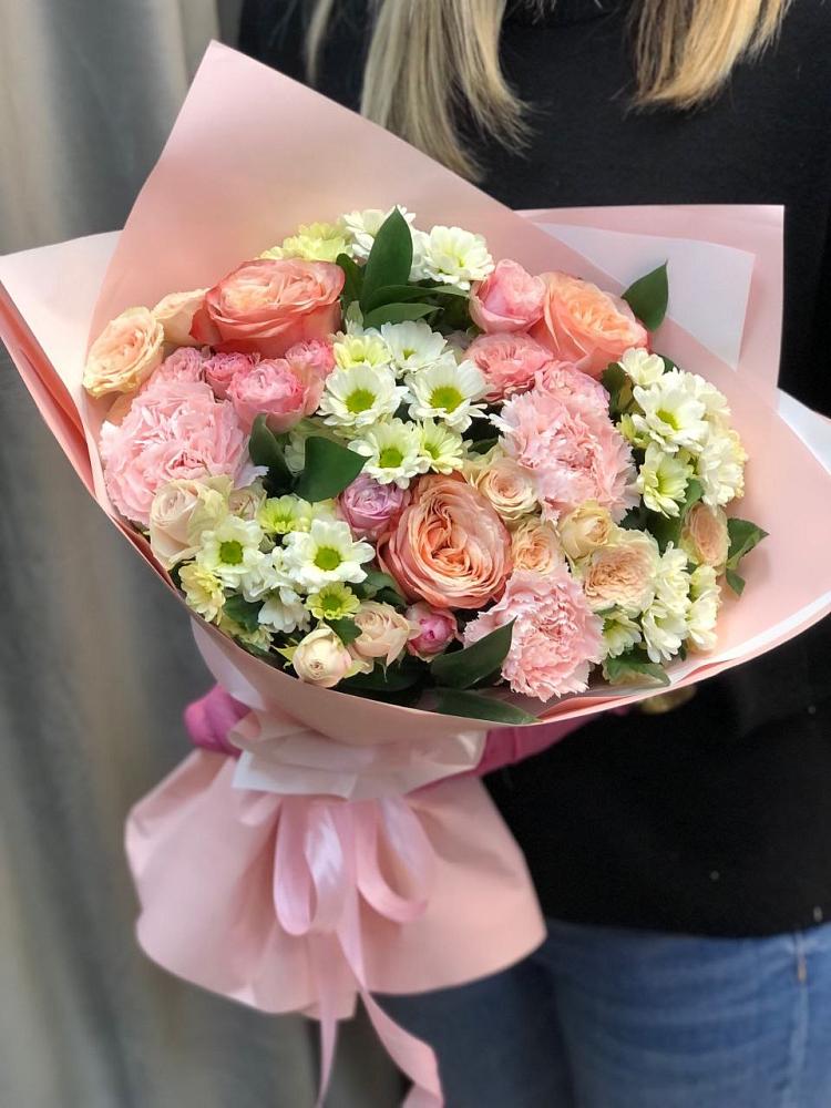 Букет нежные объятья в Костроме Букет цветов из: Гвоздики, Розы и Хризантемы в Костроме