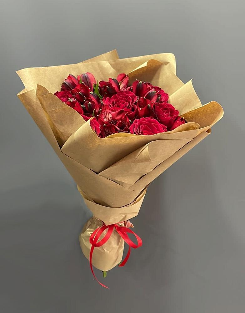 Букет цветов из: Альстромерии и Розы в Костроме