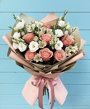 Букет олимп в Костроме Букет цветов из:  Розы, Альстромерии и Лизиантусы в Костроме