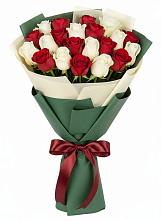 Микс из красных и белых роз в Костроме Букет Микс из красных и белых роз в Костроме