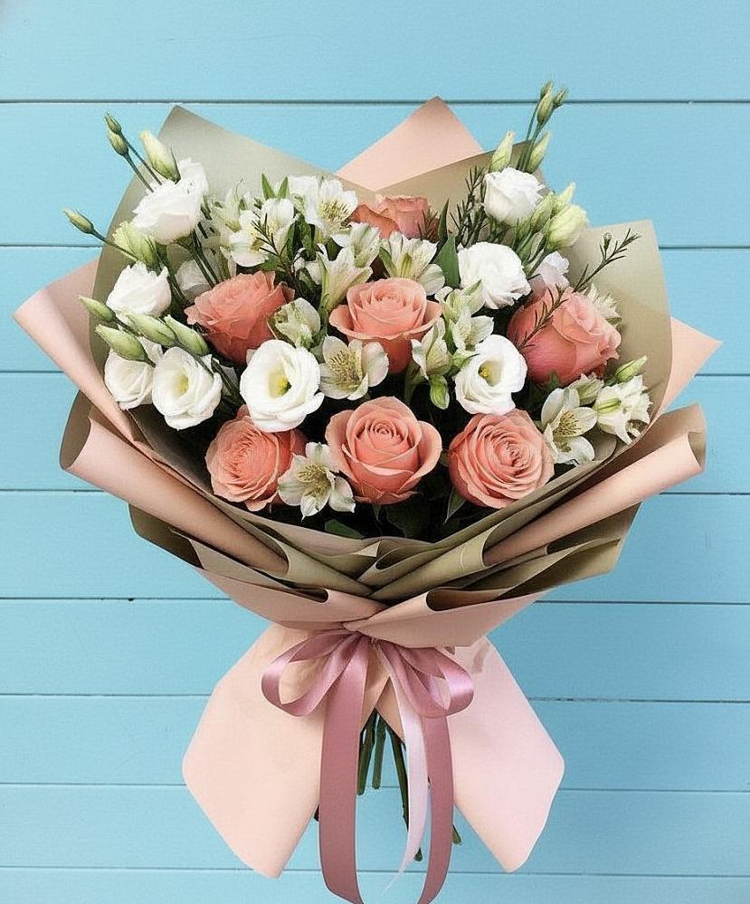 Букет олимп в Костроме Букет цветов из: Розы, Альстромерии и Лизиантусы в Костроме