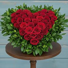 Композиция Сердце в любви в Костроме Цветочная композиция из Розы в виде сердца в Костроме