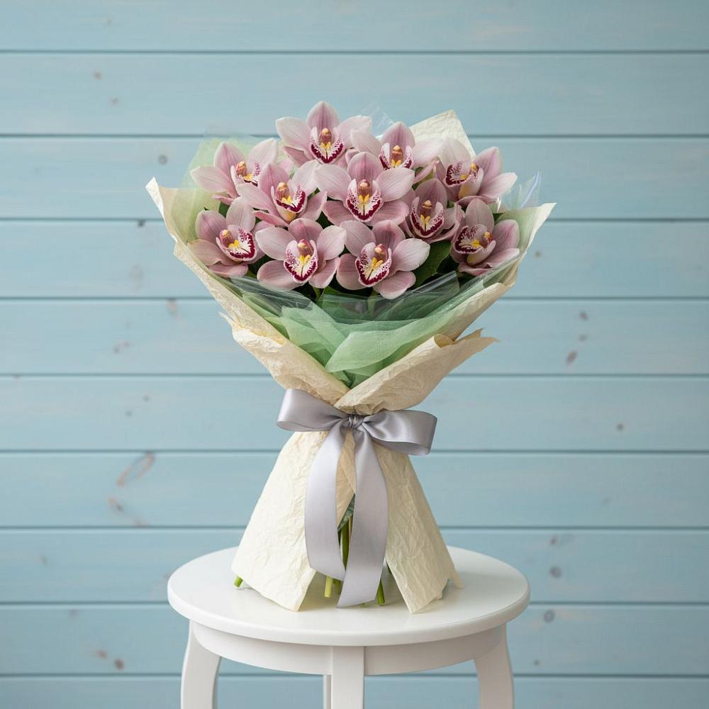 Букет 11 орхидей в Костроме Букет цветов из: Орхидеи и Розы в Костроме