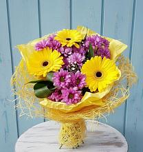Букет цветов из:  Хризантемы и Герберы в Костроме