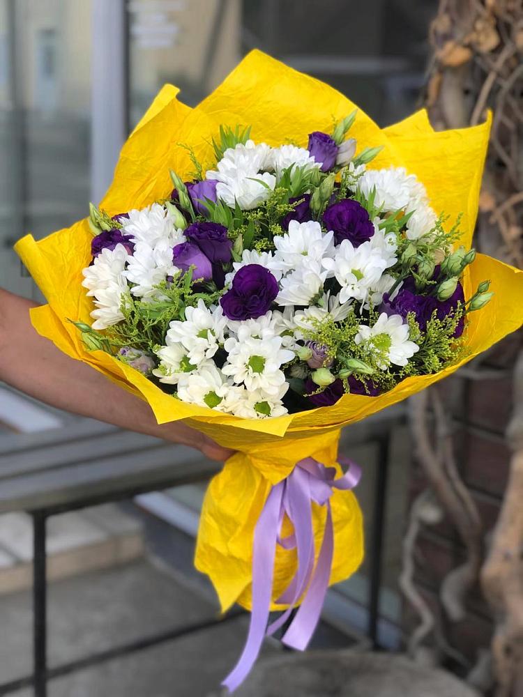 Букет цветов из: Ирисы, Хризантемы и Ромашки в Костроме