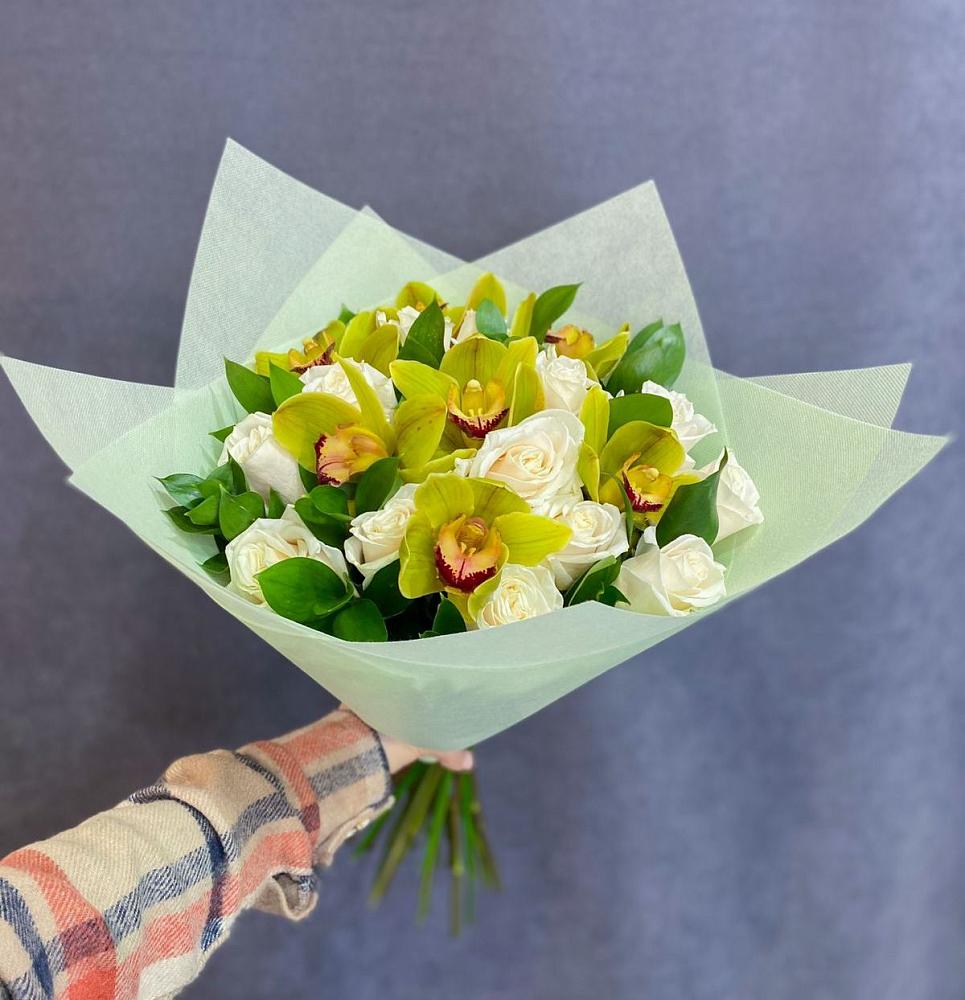 Букет цветов из: Орхидеи и Розы в Костроме