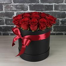 Цветочная композиция из Розы в шляпной коробке в Костроме