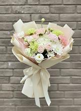 Букет Трепет мечты в Костроме Букет цветов из:  Гвоздики, Розы, Лизиантусы и Хризантемы в Костроме