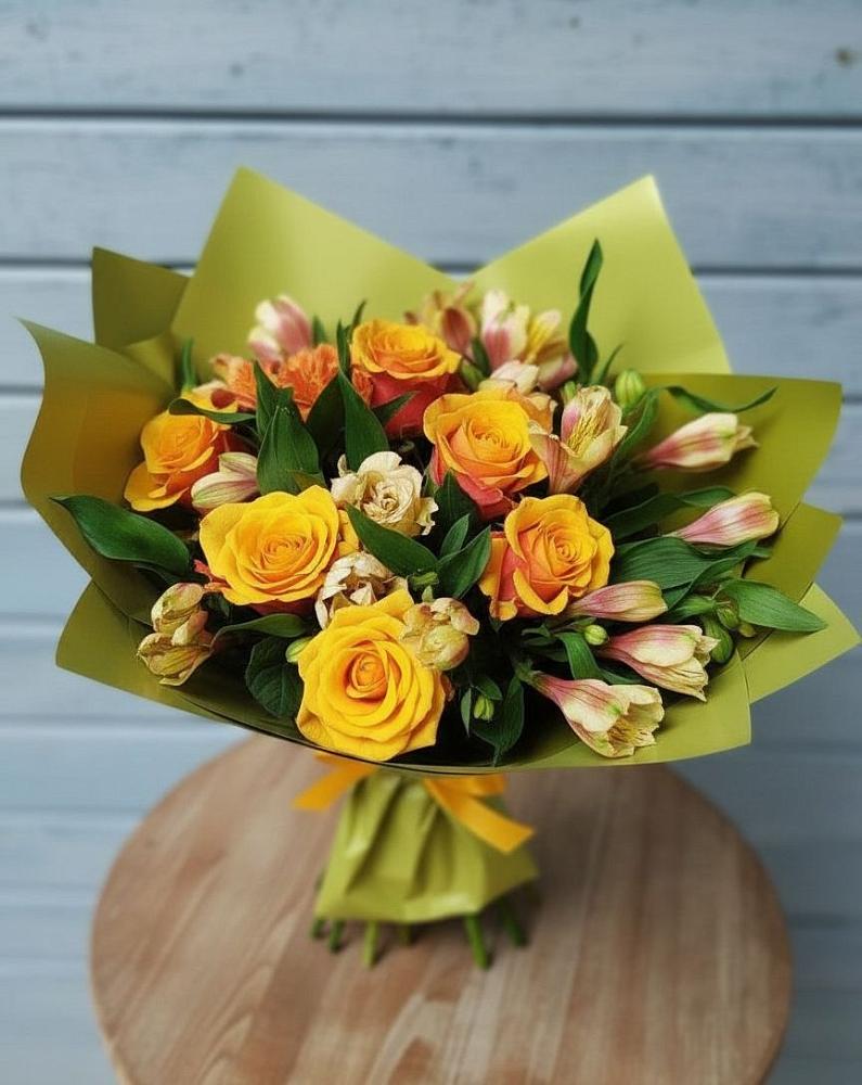 Букет цветов из: Альстромерии и Розы в Костроме