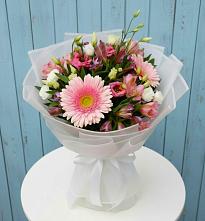 Букет цветов из:  Герберы, Альстромерии и Лизиантусы в Костроме