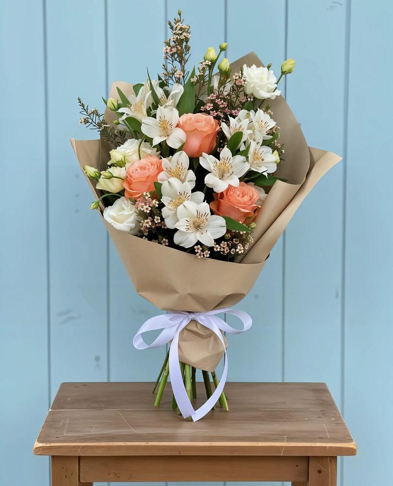 Букет цветов из: Альстромерии, Лизиантусы, Розы и Хризантемы в Костроме